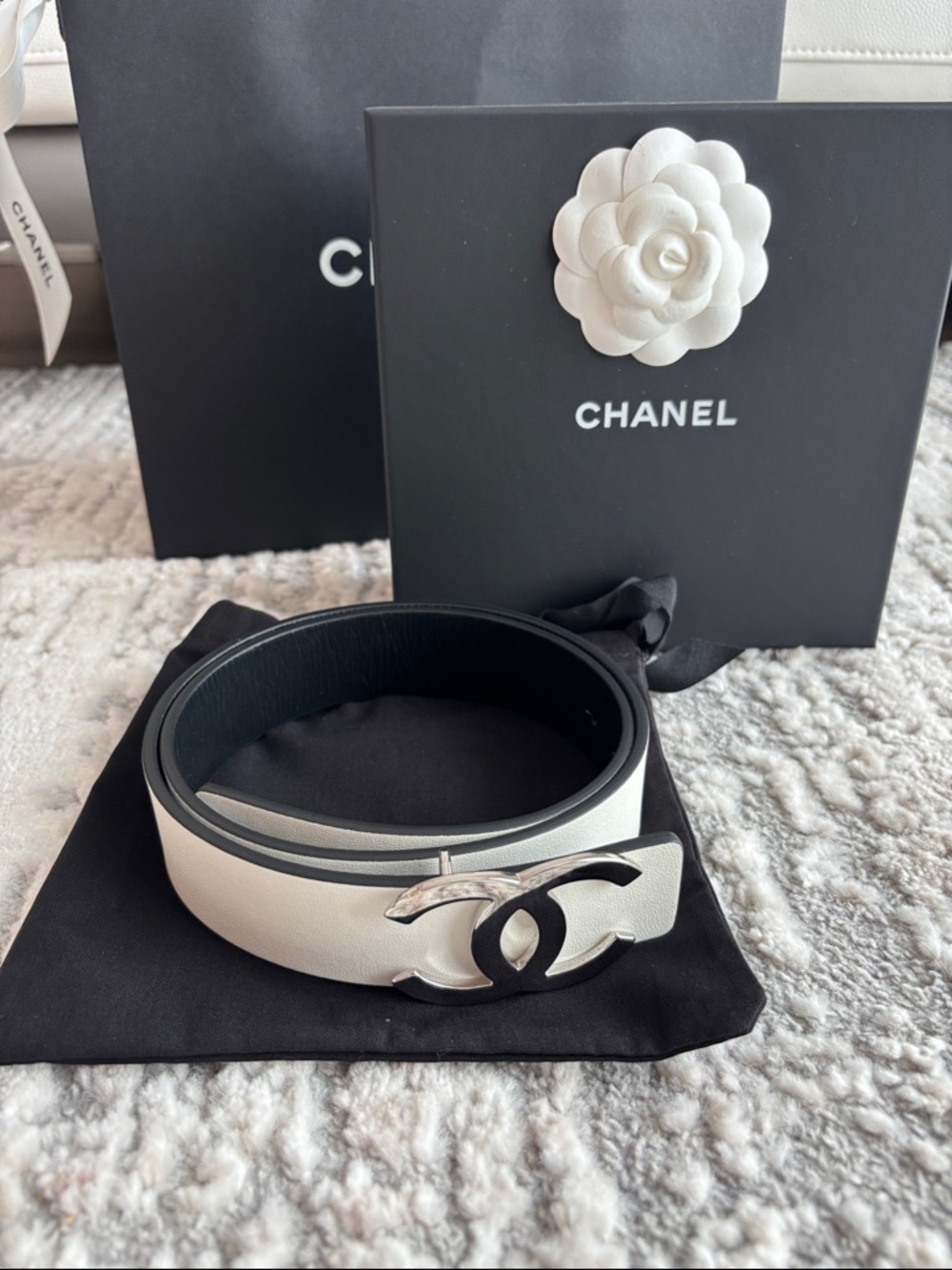 Authentic Chanel Leather Woman Belt, V/White size 80